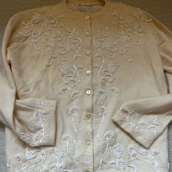 Pringle vintage Cream Floral Embroidered Sweater - Picture 1 of 5